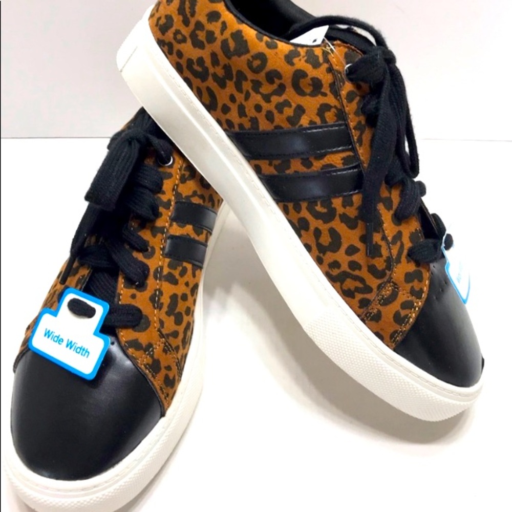TIME AND TRU LEOPARD PRINT SNEAKERS ,NWT